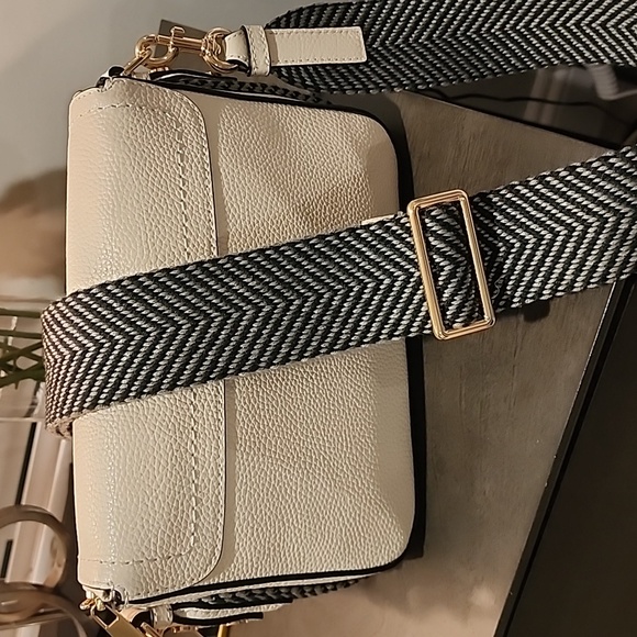 LIMITED TIME - Marc Jacobs Grove Mini Messenger Bag with 2 inch Strap - Beige - Picture 5 of 9